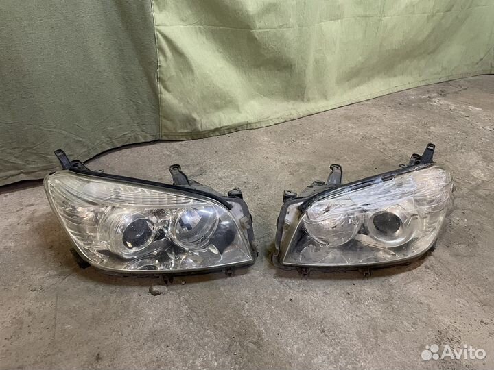 Фары на toyota rav 4