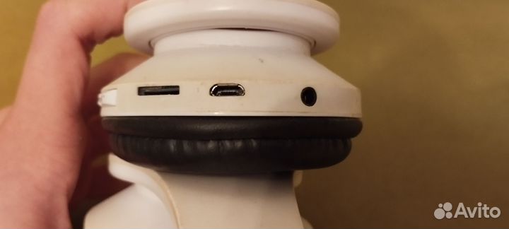 Беспроводные наушники HB-203 белые