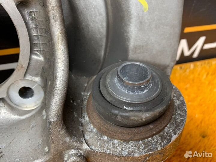 Кулак поворотный задний левый Bmw 5-Series E60