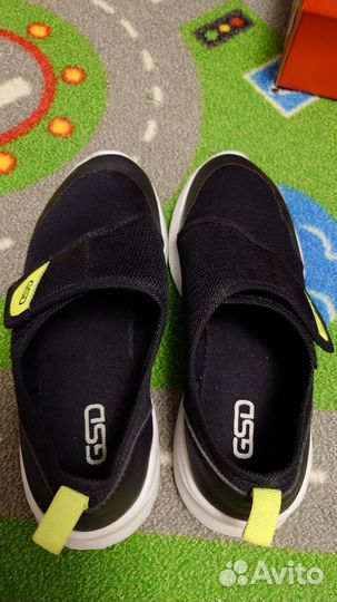Кроссовки 35