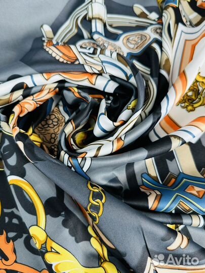 Серый шелковый платок Hermes