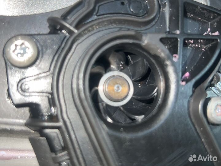 Помпа на Mersedes M276.820