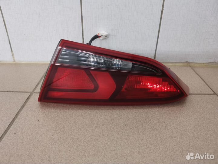 Фонарь задний правый внутренний Hyundai Solaris 2