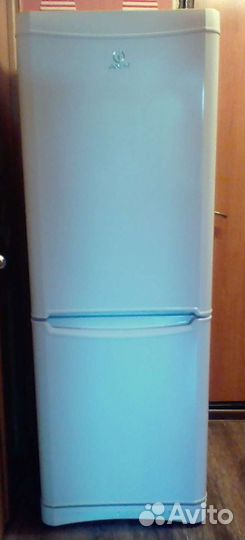 Сломанный холодильник 