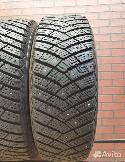 Goodyear Vector 4Seasons 205/50 R17 89V