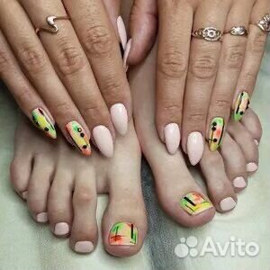 Маникюр и педикюр