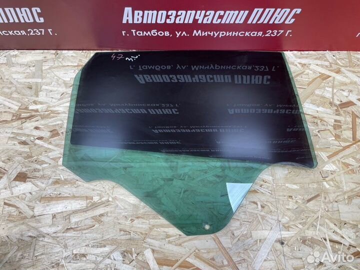 Стекло двери заднее правое LADA X-Ray