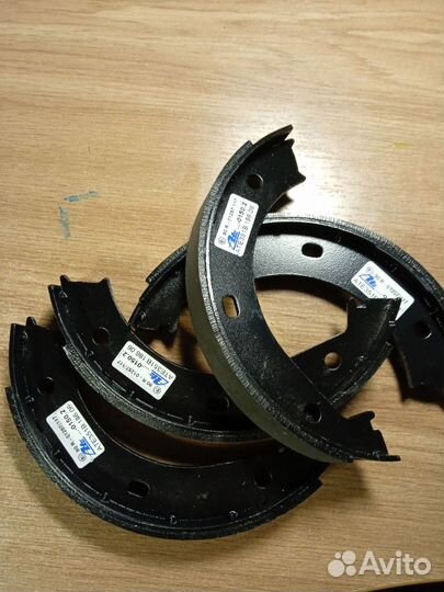 Колодки стояночного тормоза, комплект пружин бмв