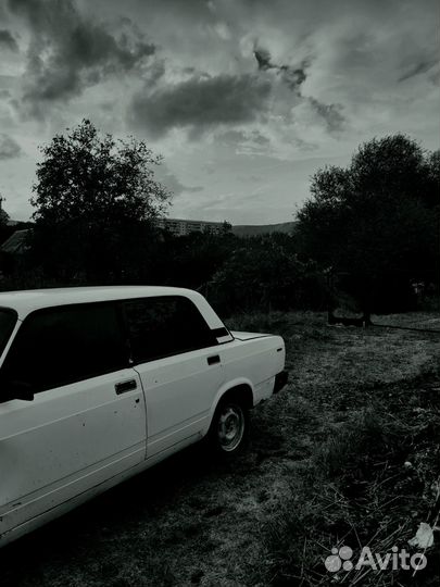 ВАЗ 2107 1.6 МТ, 2001, битый, 150 000 км