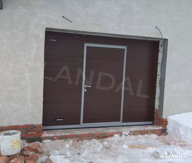 Секционные ворота