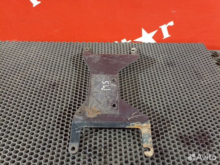 Кронштейн фильтра грубой очистки Man TGX