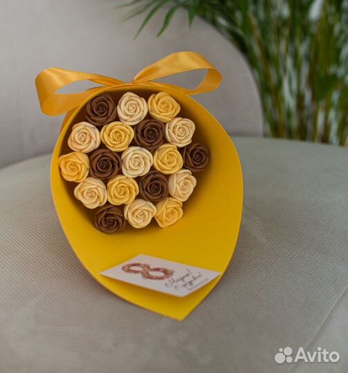 Шоколадные розы, букеты в подарок учителям
