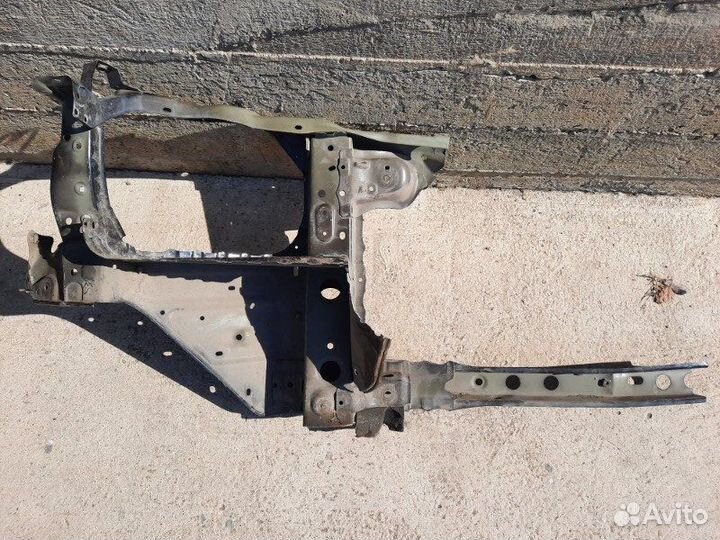 Левая часть телевизра Тoyota Land Cruiser 200