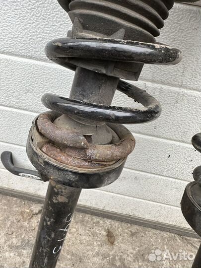 Стойка передняя Jaguar XE x760 задний привод 204dt