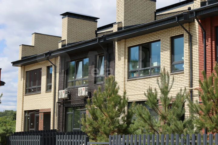 Таунхаус 90 м² на участке 1,5 сот.