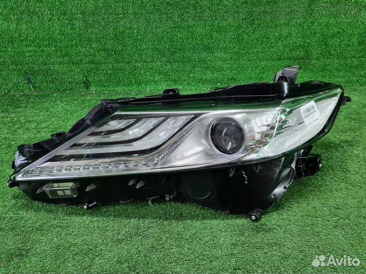 Фара левая Toyota Camry