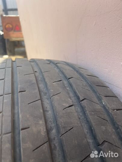 Royal Black Royal Explorer II 225/45 R17 94D