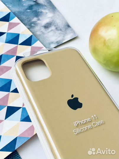 Чехол на iPhone 11