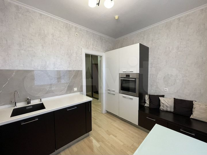 1-к. квартира, 38 м², 1/17 эт.