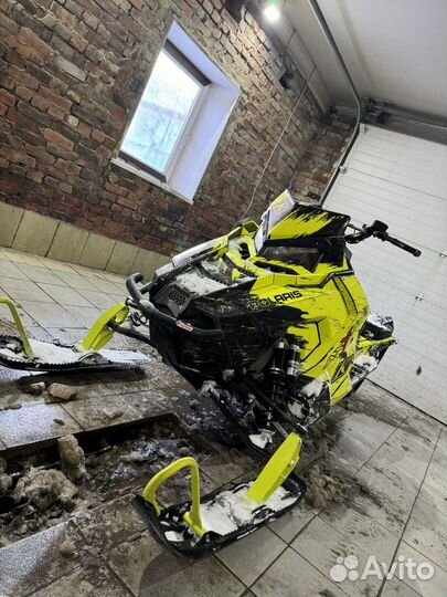 Продаю снегоход Polaris 800