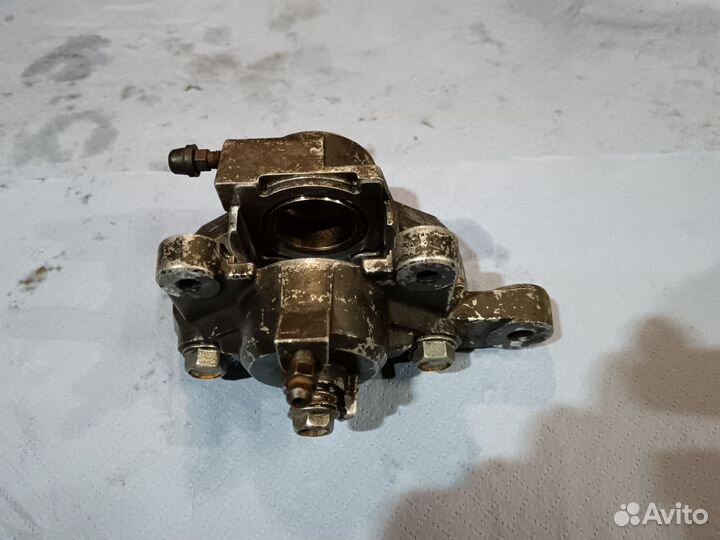 Задний тормозной суппорт suzuki bandit 400