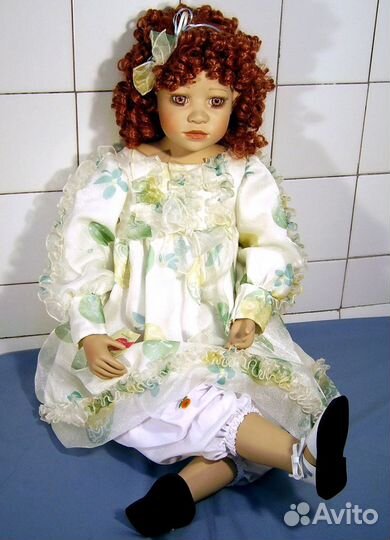 Коллекционная,виниловая кукла Maisie