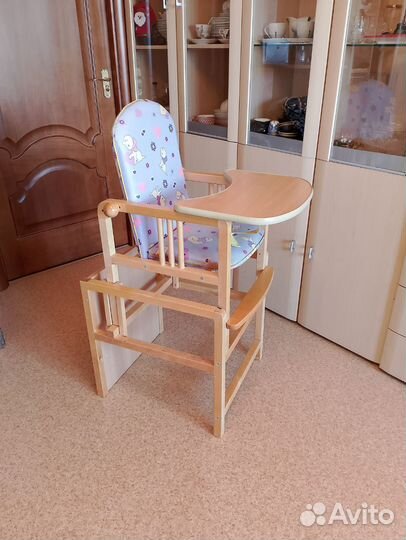 Детский стульчик для кормления деревянный