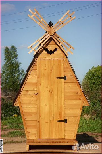Уличный туалет деревянный HME557