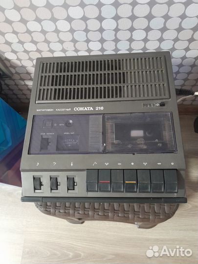 Кассетный магнитофон