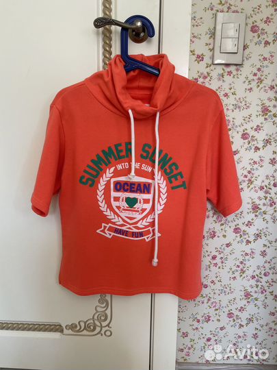 Женское худи с коротким рукавом