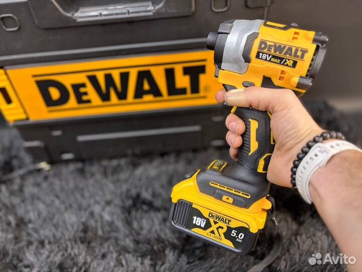 Аккумуляторный винтоверт dewalt