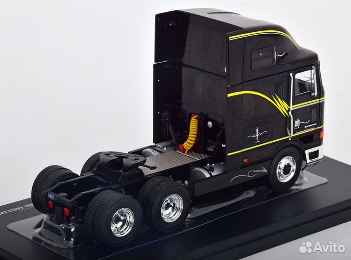 1/43 1995 International Eagle Cabover IXO