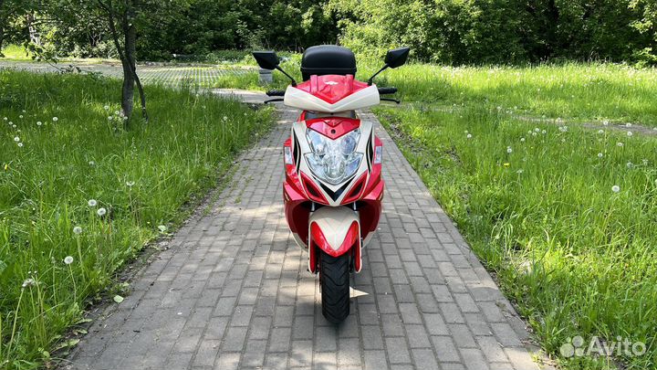 Скутер Nexus Fantom 150