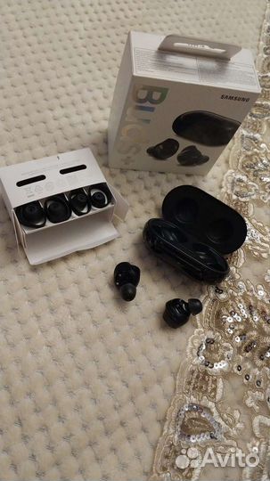 Беспроводные наушники samsung buds+