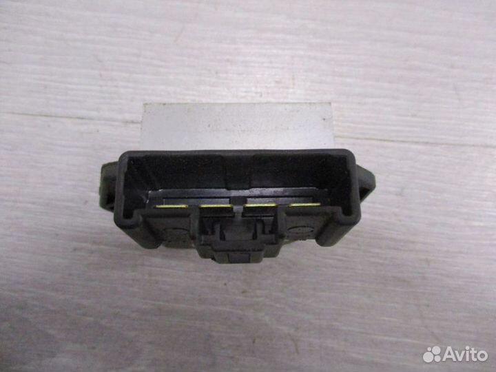 Сопротивление отопителя Toyota Avensis 1.8 2005