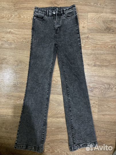 Джинсы клеш