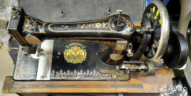 Швейная машинка дома Поповых 