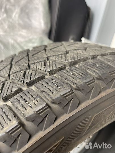 Зимние шины Bridgestone 215/60R17
