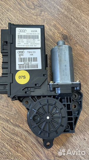 Моторчик стеклоподъемника Audi A8 D3