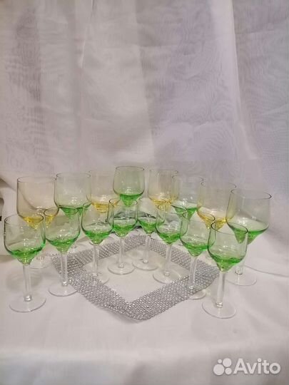 Бокалы и рюмки урановое стекло