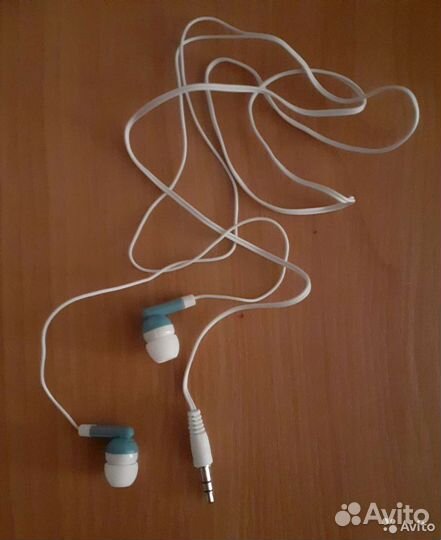 Наушники проводные новые