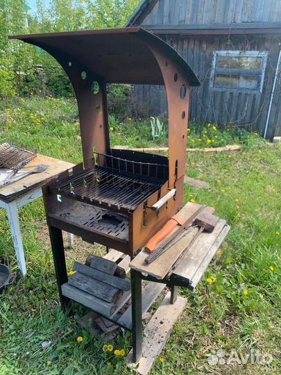 Мангал с крышей