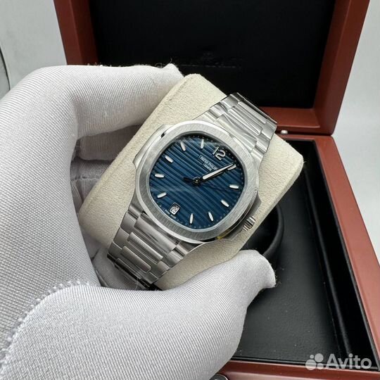 Часы Patek Philippe Nautilus 7118/1A-001 040704