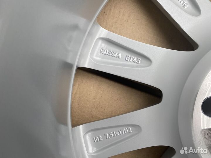 Новенькие Оригинал Диски Тойота 5 114,3 R17