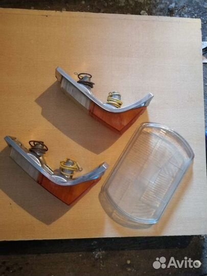 Поворотники передние на Москвич 2140