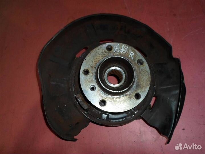 Кулак задний бмв Е81 Е82 Е87 Е88 Е90 3.0