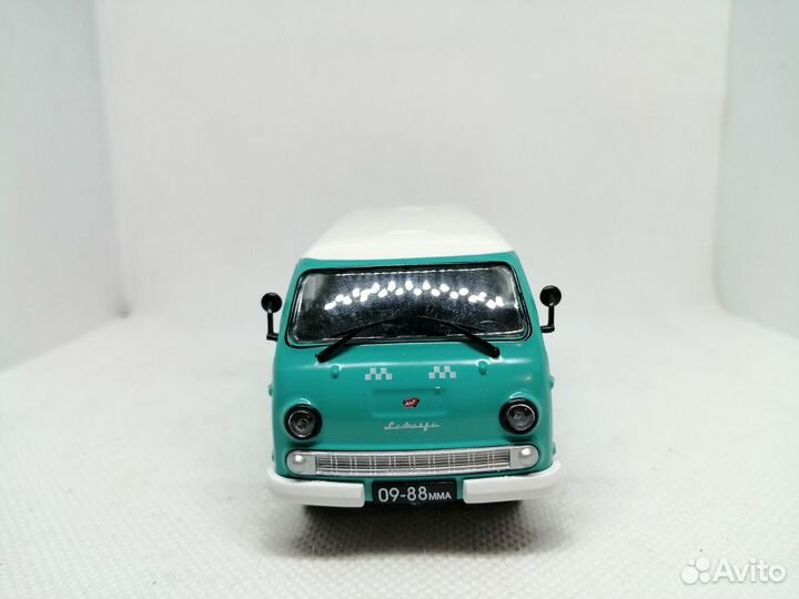 Модель раф-977дм «Латвия» «маршрутное такси»