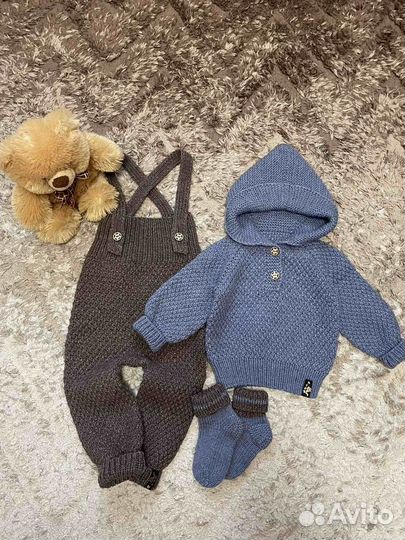 Вязаный костюм детский новый