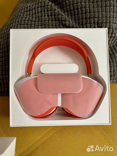 Apple airpods max pink