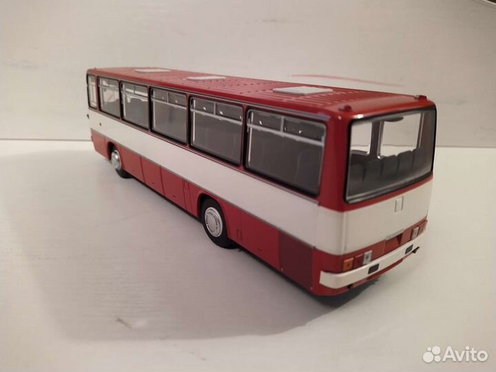 Автобус Икарус-256.55 фиеста Demprice 1:43